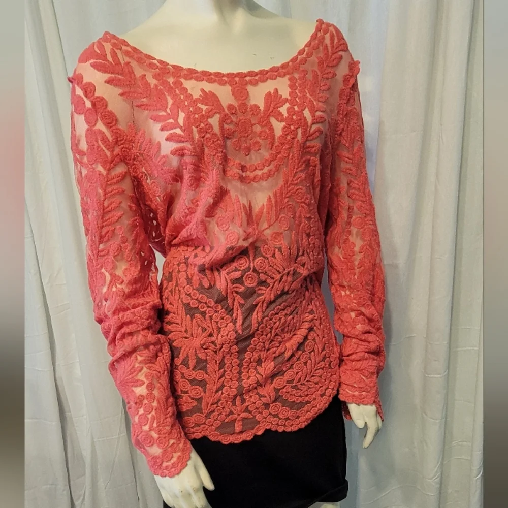 Coral Lace Long‎ Sleeve Top